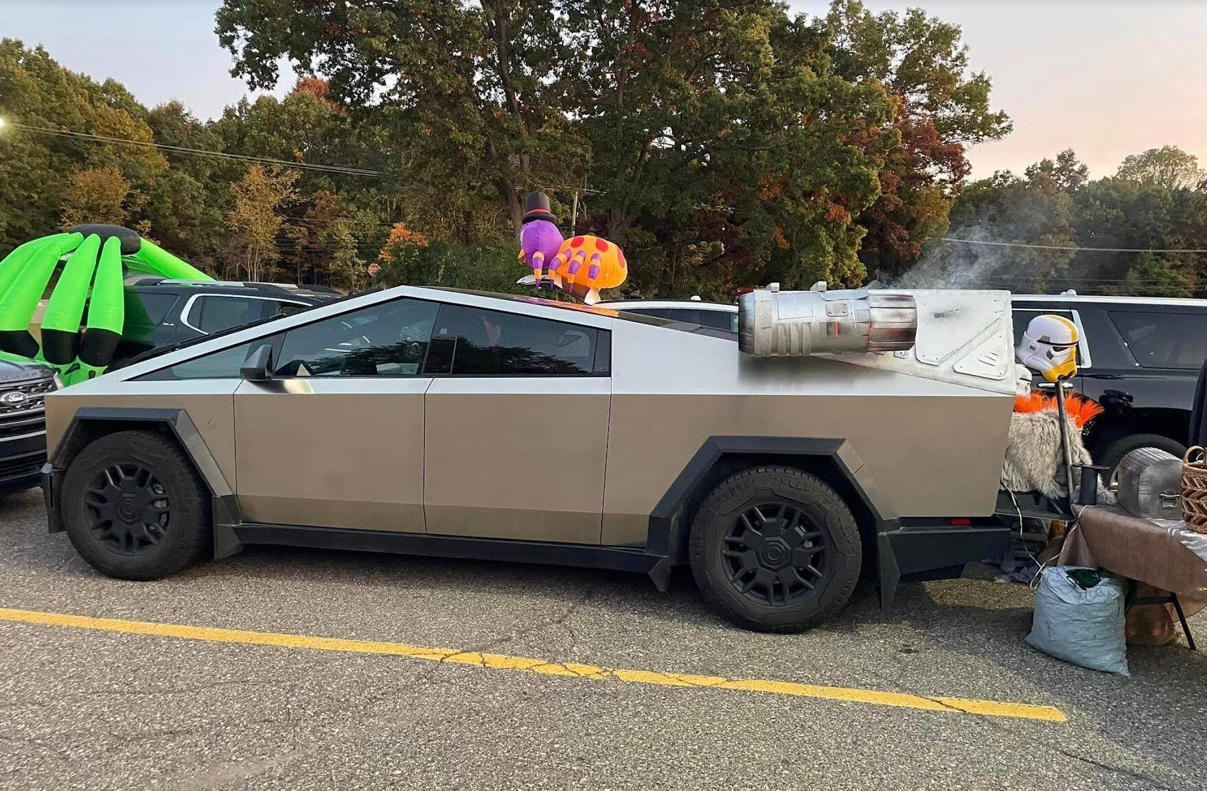 Tesla Cybertruck 🎃🕸️🐉 GIVEAWAY RealWheels EV Cybertruck of the Month Contest (RWCev CTOTM) - October 2024 🐉🕸️🎃 1729277959320-au