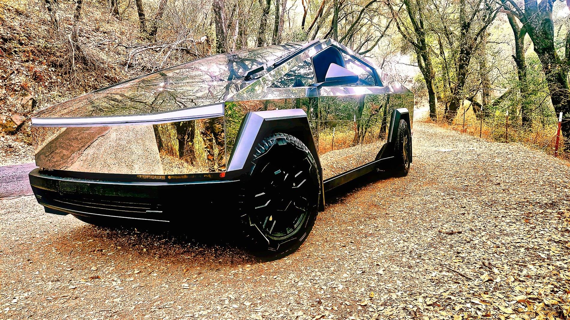 Tesla Cybertruck CHROME Vinyl Wrap PPF & MIRROR Polished Cybertruck -- Photos & Videos 463927216_10232647131256248_3827911183899181403_n