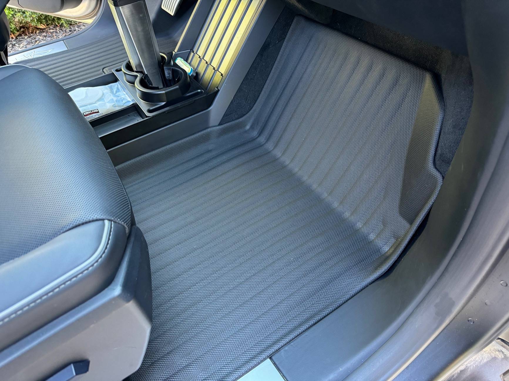 Tesla Cybertruck [Review] XPE Floor Mats from BestEVMod IMG_7361
