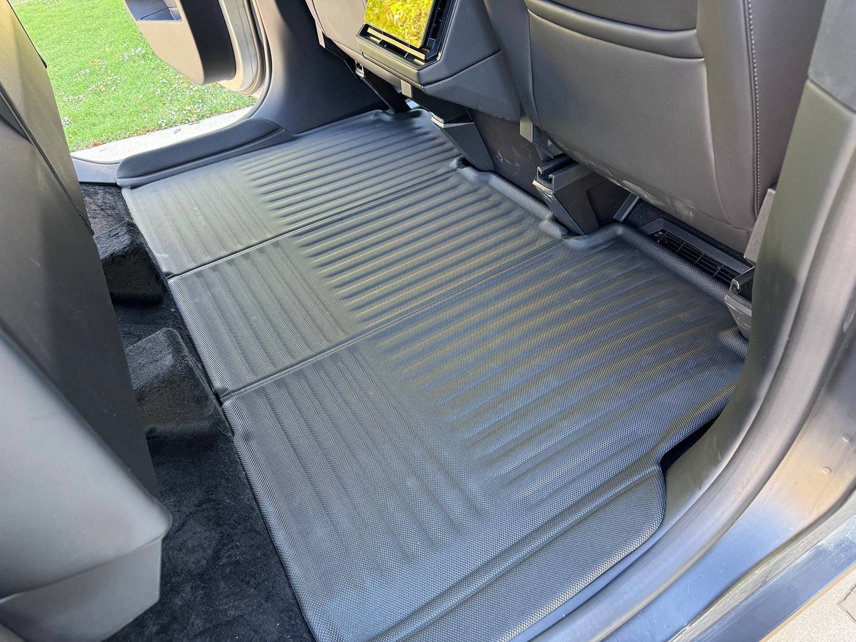 Tesla Cybertruck [Review] XPE Floor Mats from BestEVMod IMG_7362