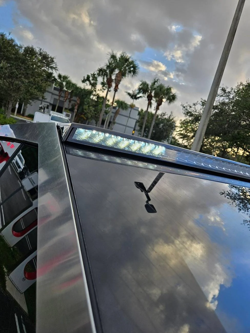 Tesla Cybertruck Offroad Light Bar Installed by Service Center! Menu first look: Ditch Lights & Flood Flights functions signal-2024-10-19-181215_008
