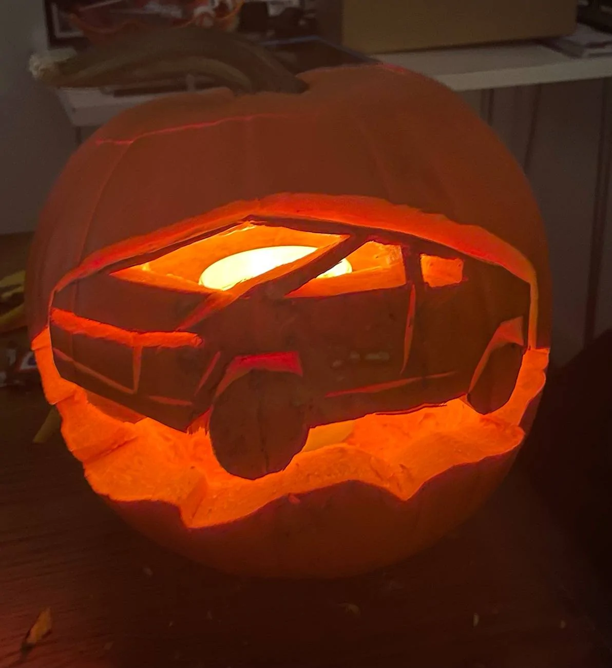 Tesla Cybertruck CYBER-LANTERN IMG_8352
