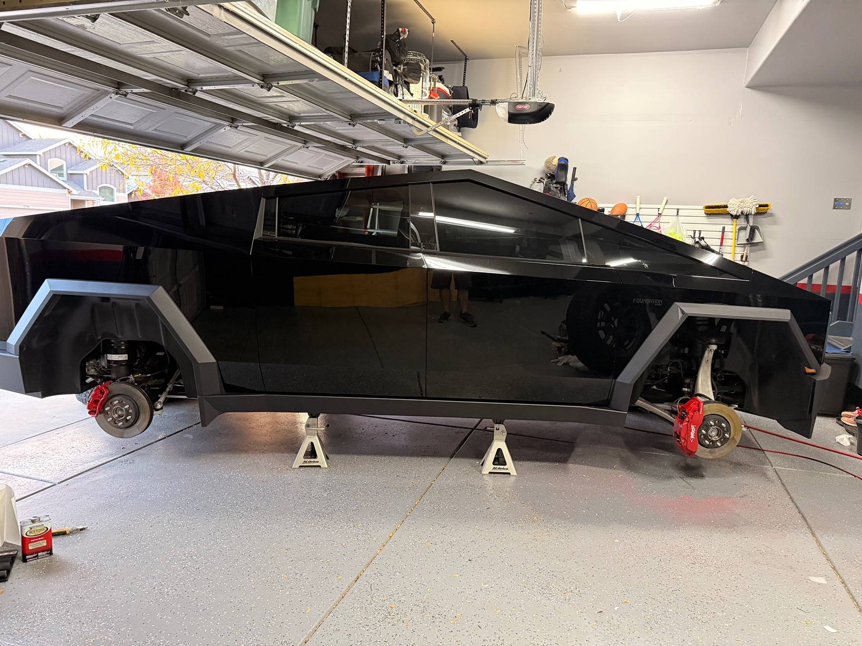 Tesla Cybertruck Painted Calipers DIY 🎨🖌️[updated with steps] IMG_0139