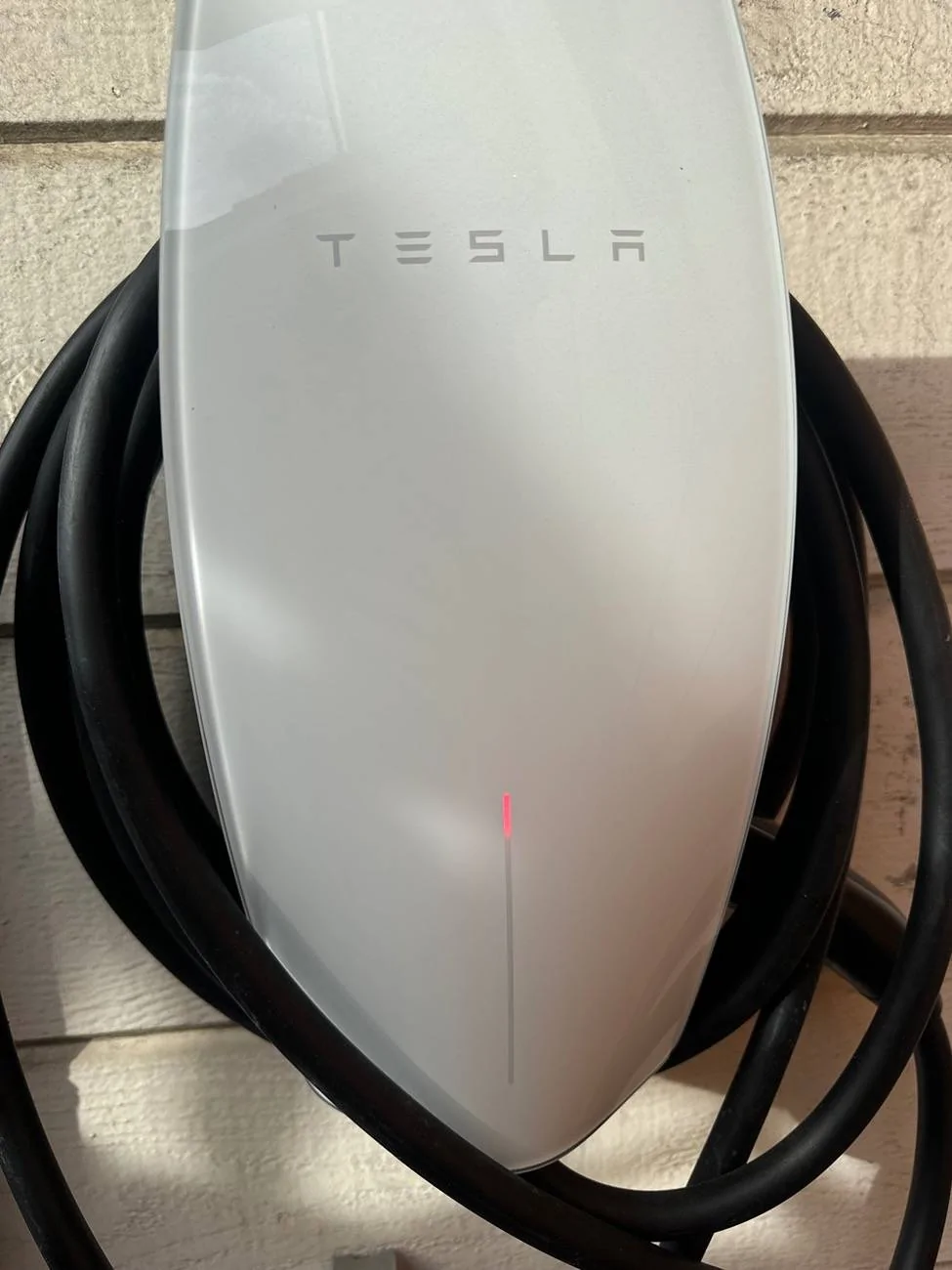 Tesla Cybertruck Wall charger turned red from yesterday. 75124367025__6AA387B8-0A16-47DF-A94C-366828362DC5