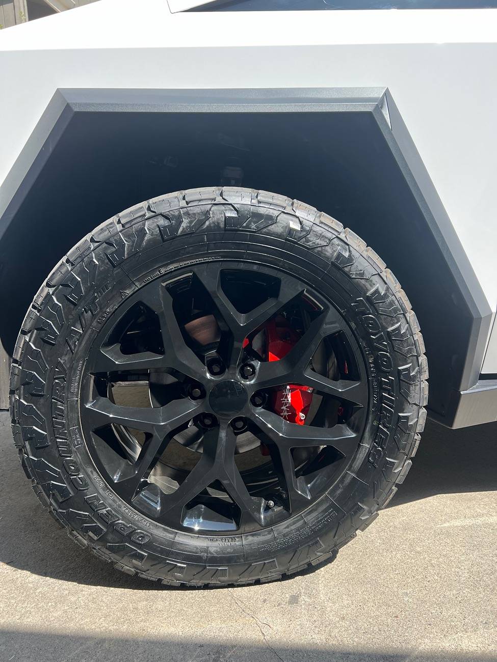 Tesla Cybertruck Anyone go with 22” wheels and regret it? IMG_5828