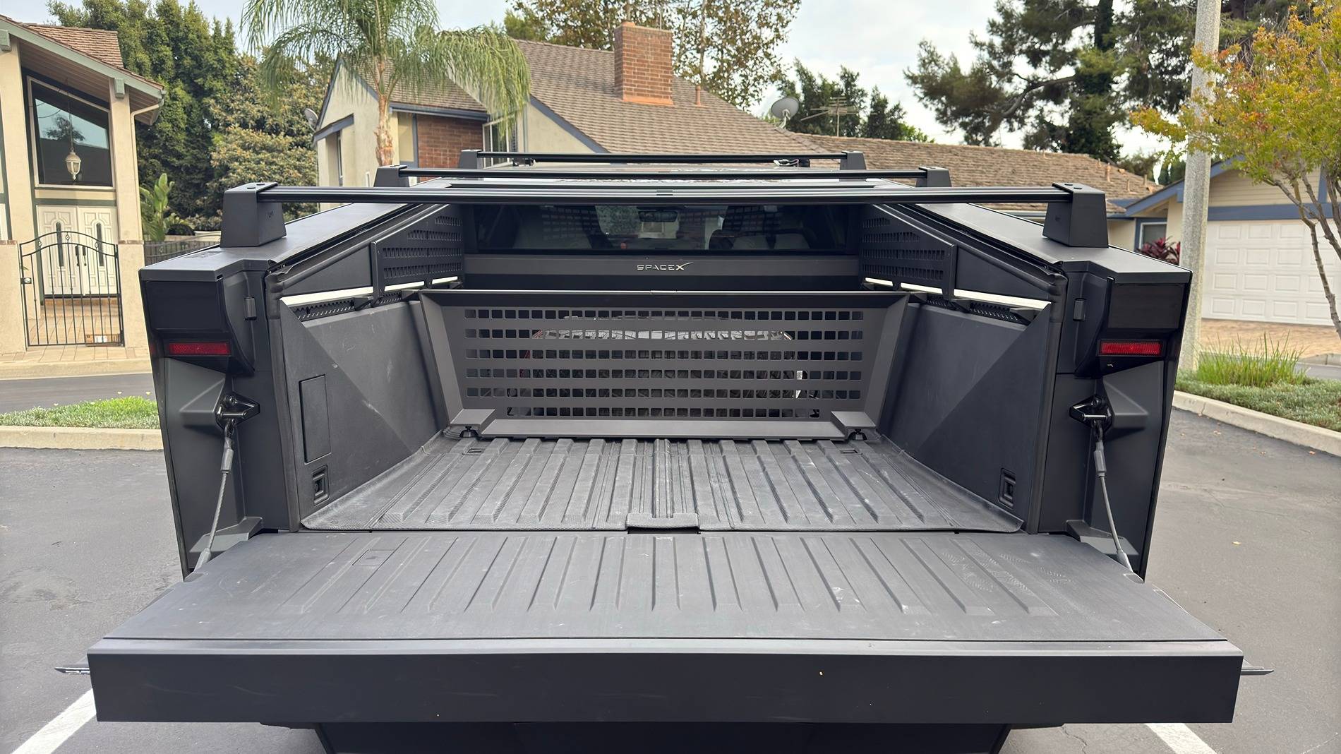 Tesla Cybertruck Adding the Trunk Bed Divider MOLLE for my Cybertruck IMG_1667.HEIC.JPG