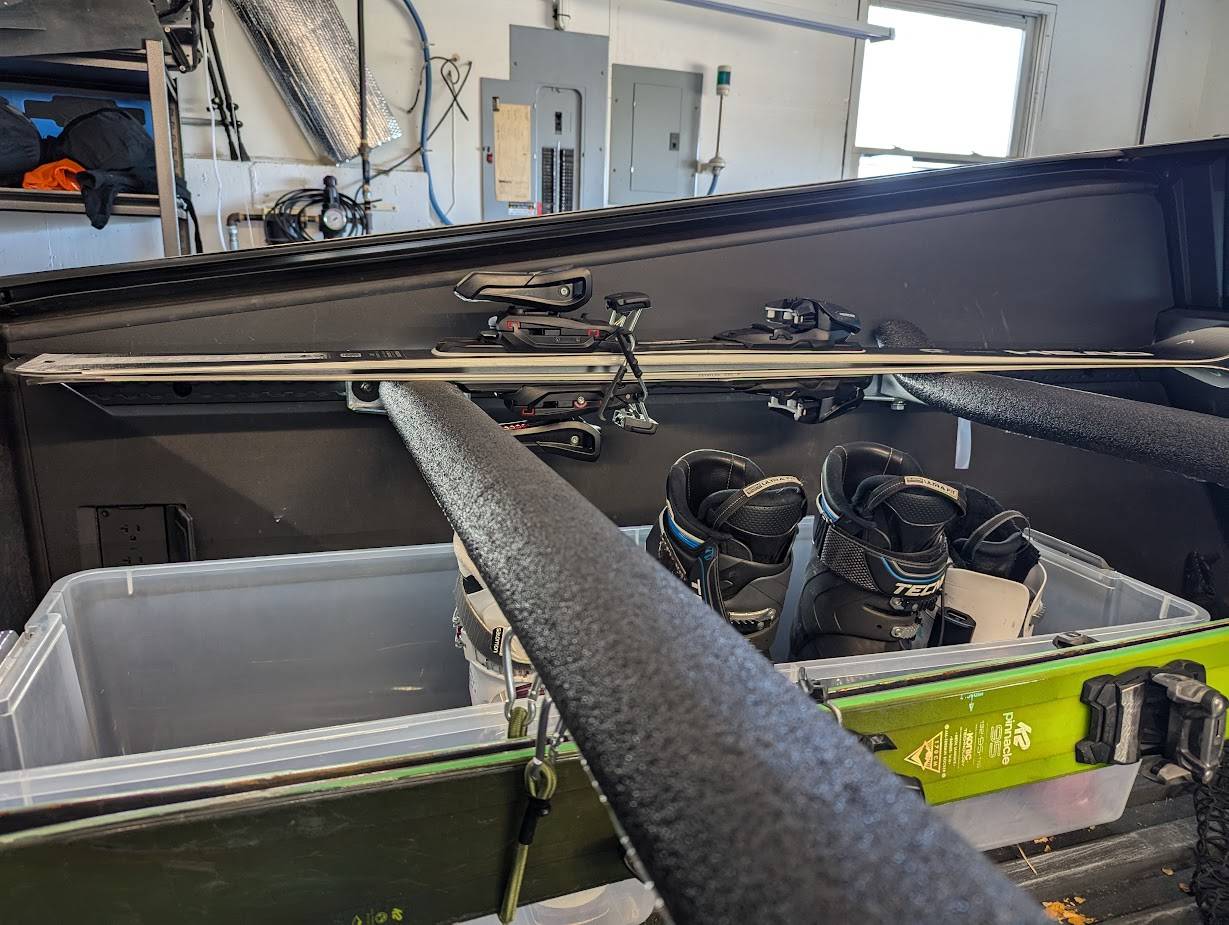 Tesla Cybertruck Anyone develop L-Track cross bars? PXL_20241007_182152622