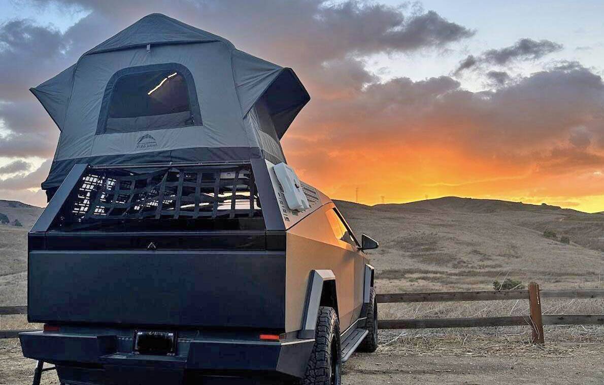 Tesla Cybertruck Air Cruiser – The Futuristic Rooftop Tent RTT Made to Match Your Cybertruck’s Innovation Screenshot 2024-10-22 at 16.04.22