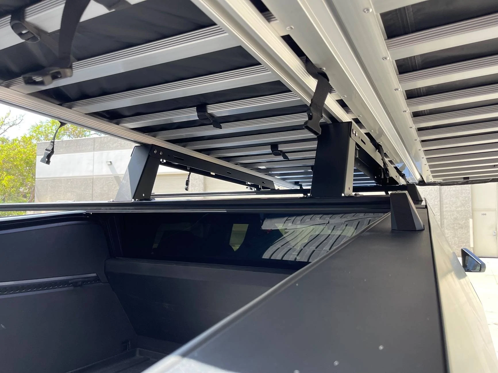 Tesla Cybertruck Air Cruiser – The Futuristic Rooftop Tent RTT Made to Match Your Cybertruck’s Innovation IMG_7452