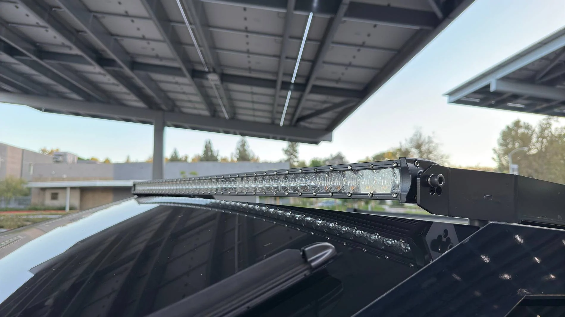 Tesla Cybertruck Cybertruck LED Light Bar is a good option for off-road IMG_1362.HEIC