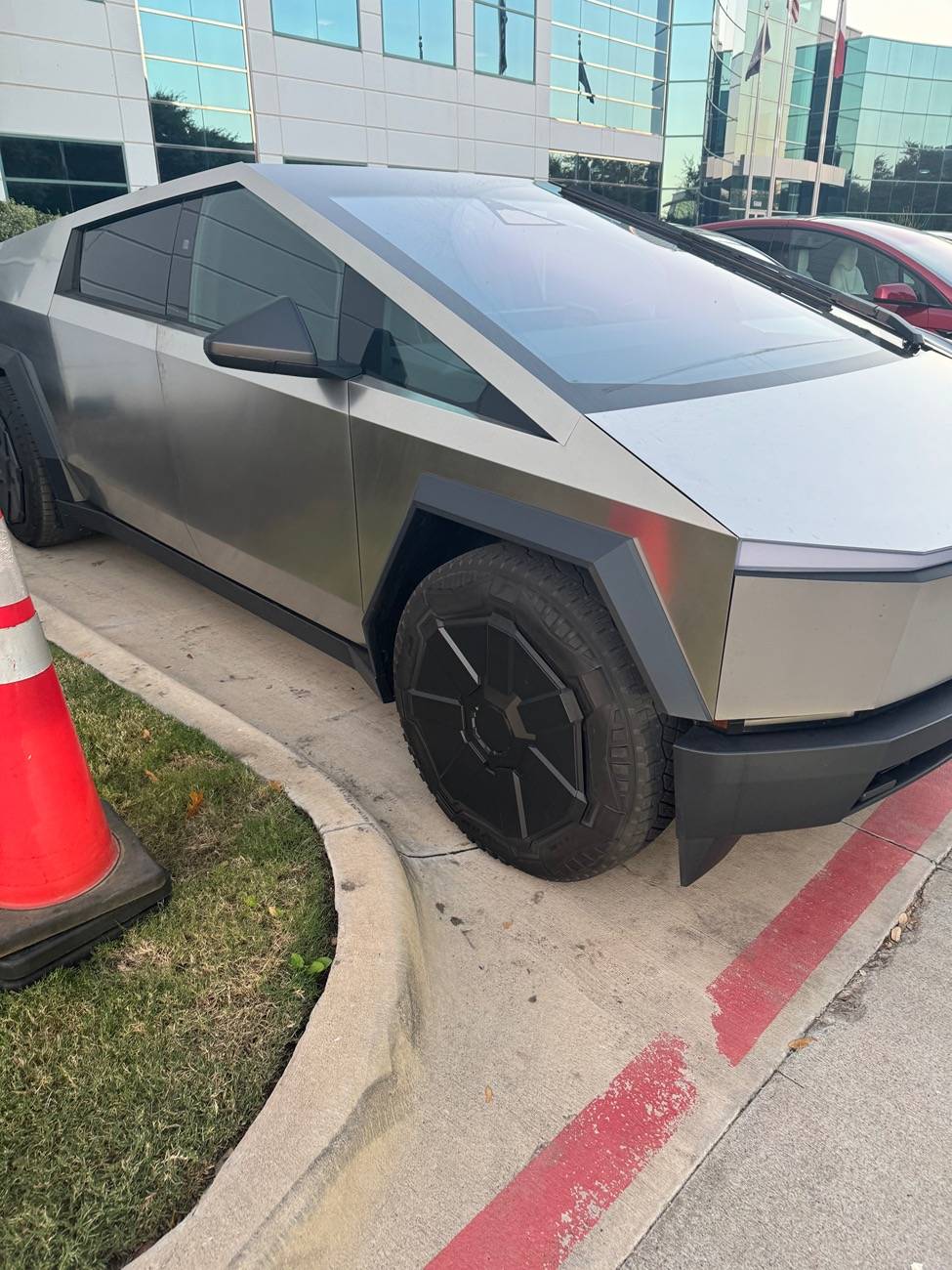 Tesla Cybertruck 🛑 Foundation Series Cybertruck OFFICIALLY ENDS in the U.S. IMG_9614