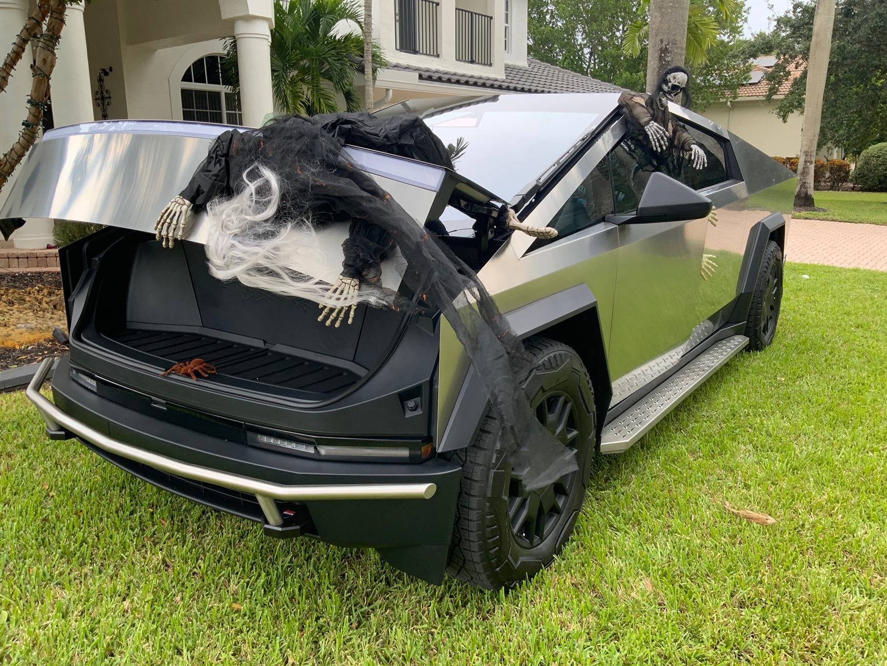 Tesla Cybertruck 👉Vote for October's RealWheels EV Cybertruck of the Month (CTOTM) Winner Here! art138-4