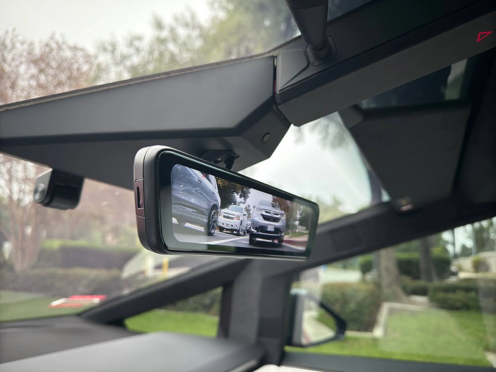 Tesla Cybertruck Is necessary to add rearview mirror on cybertruck? rearrvi