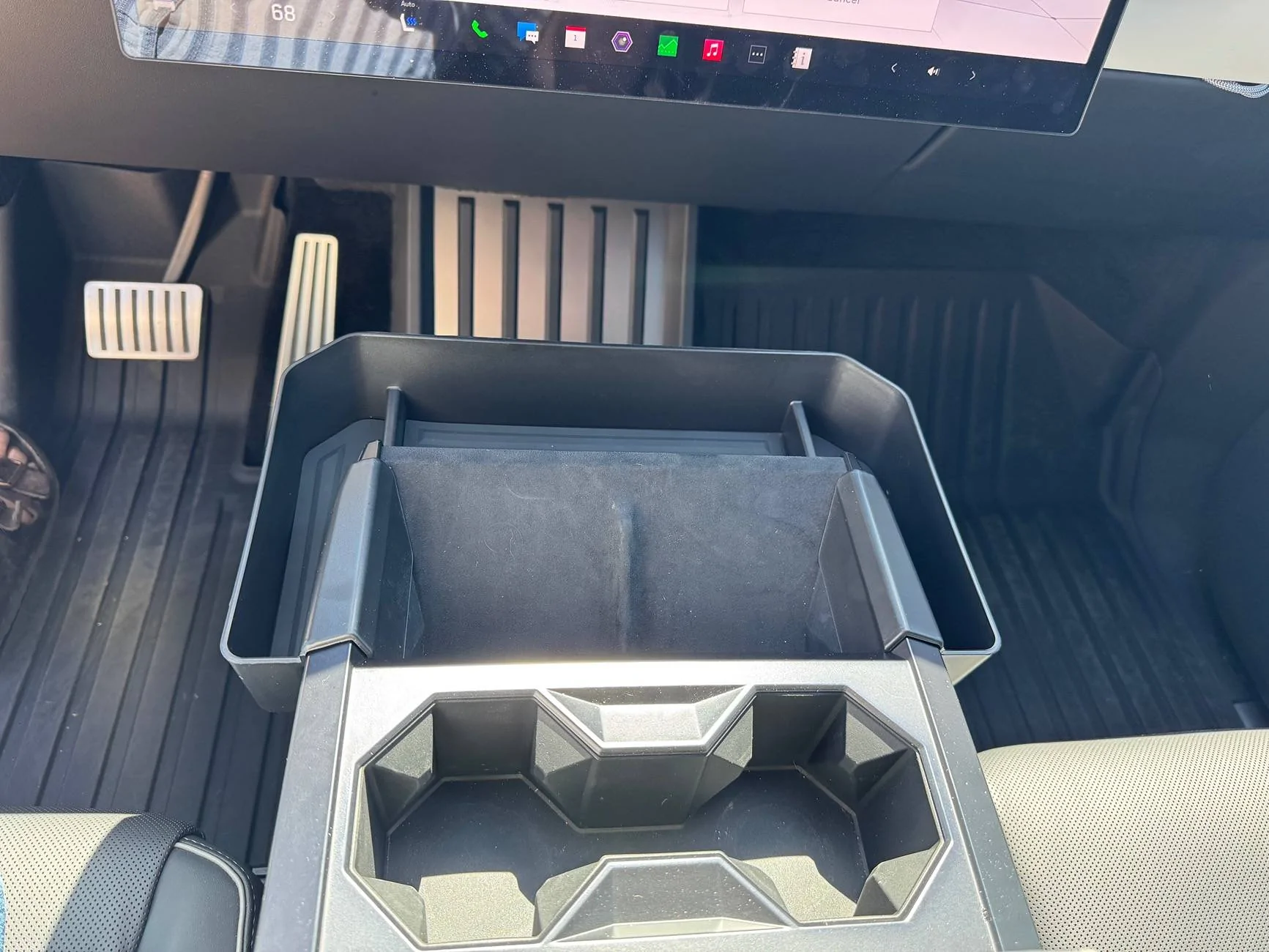Tesla Cybertruck Review of several accessories from BestEVMod IMG_0922