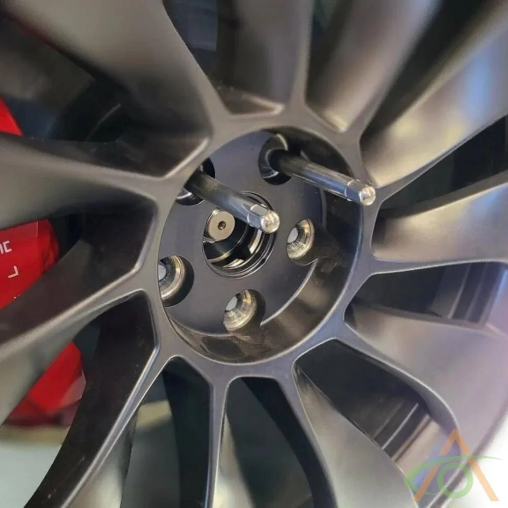 Tesla Cybertruck Recommendation for DIY tire rotation equipment? 1729798082898-0g