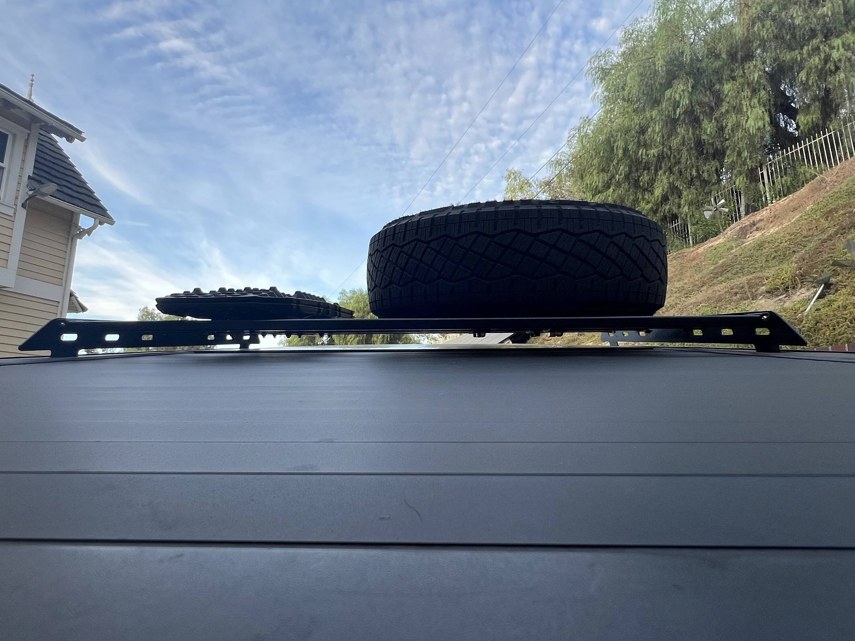 Tesla Cybertruck Roof rack,Tire rack IMG_4242