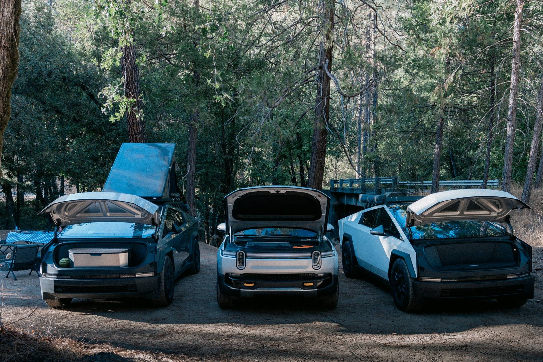 Tesla Cybertruck Most Versatile Mounting Accessories for the Cybertruck: Roof Racks, Tire Rack, Crossbars and More 1729877778255-un