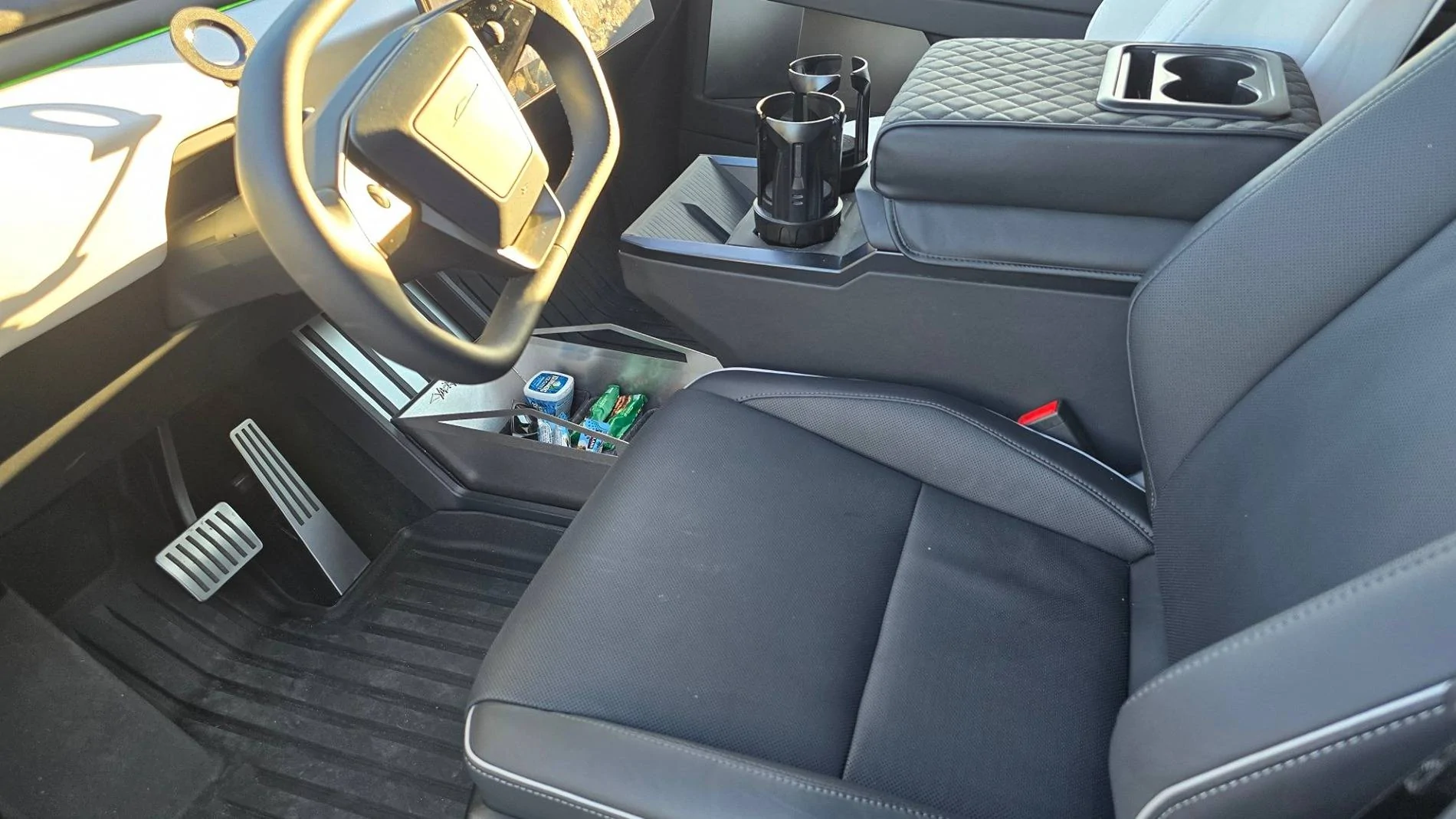Tesla Cybertruck Introducing Cybertruck.Supply! 👨‍🏭 Precision made accessories for your Cybertruck 20241025_173311 (Large)