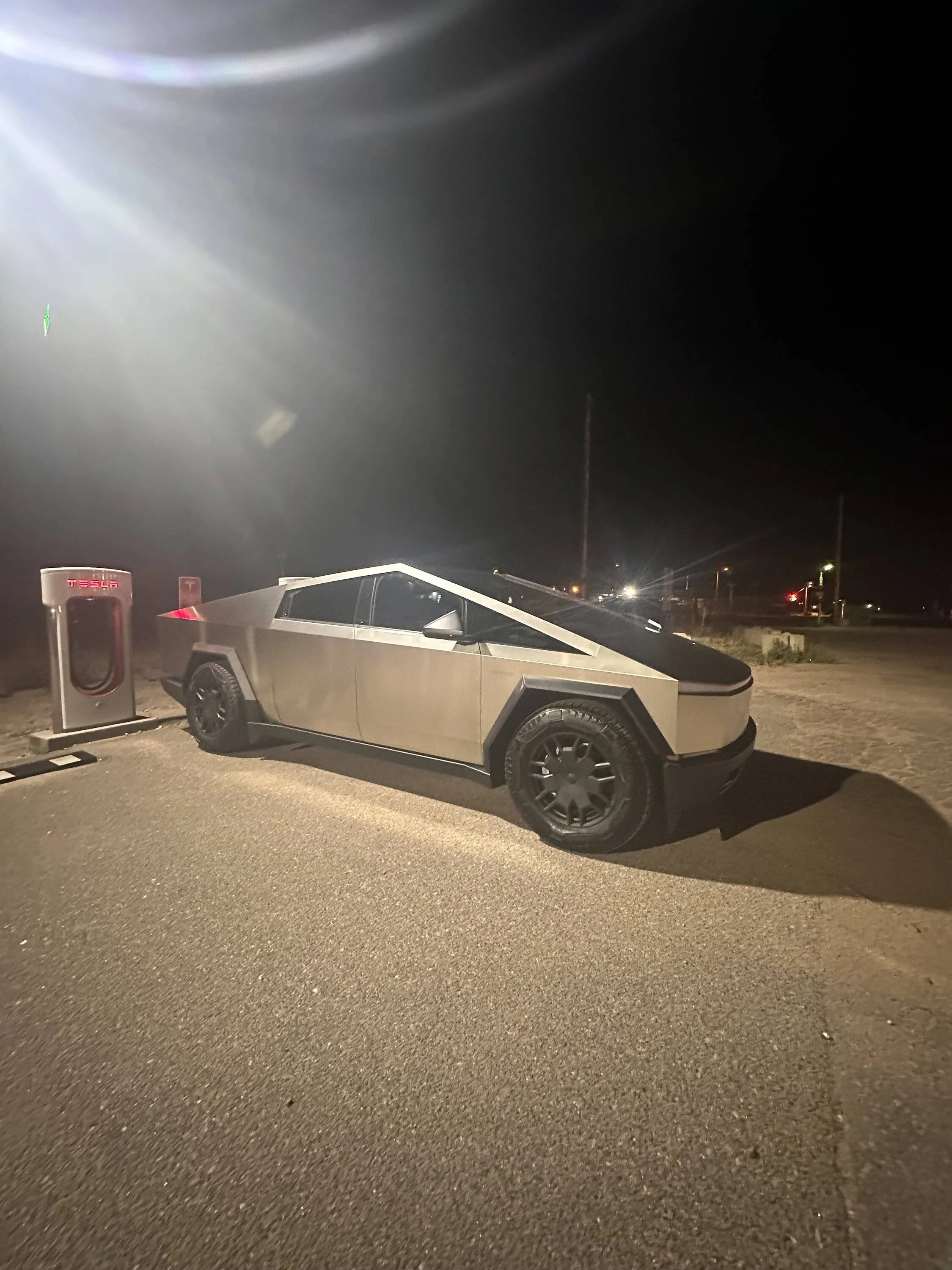 Tesla Cybertruck Picked up CYBERBEAST and brought it 1000 miles back to Wisconsin in 16 hours. Comments and initial impressions! IMG_8344