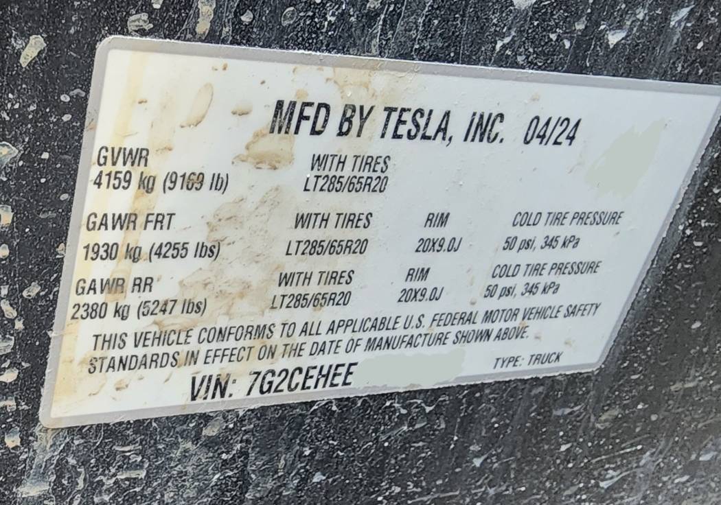 Tesla Cybertruck Cyberwheels not worth it Screenshot_20241026_061455_Gallery