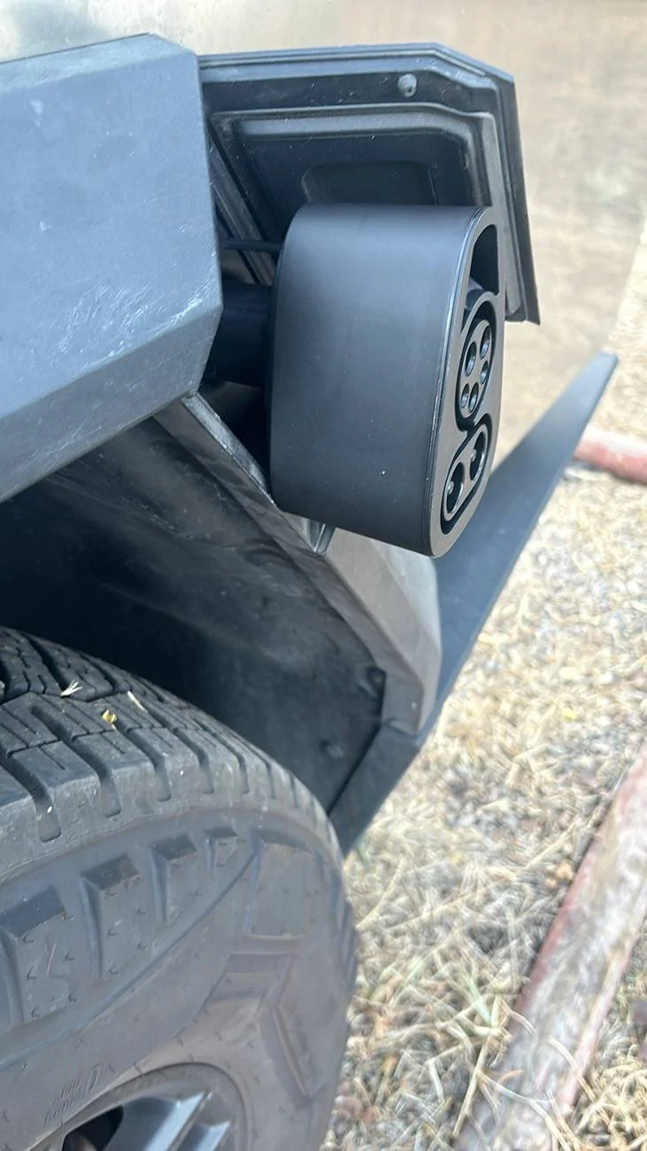 Tesla Cybertruck Ccs1 adapter doesn’t fit almost stranded 1107F139-4606-478E-BF3E-4A63E51ABE9A