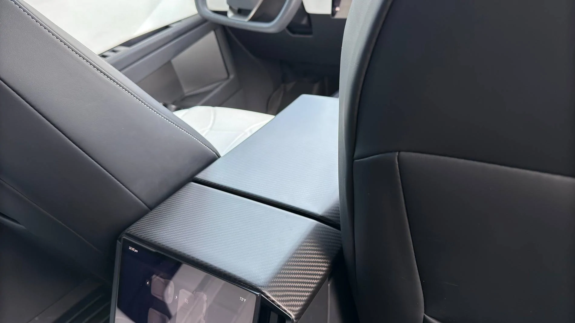 Tesla Cybertruck Installed real carbon cover on my Cybertruck's armrest,looks luxury IMG_2316.HEIC