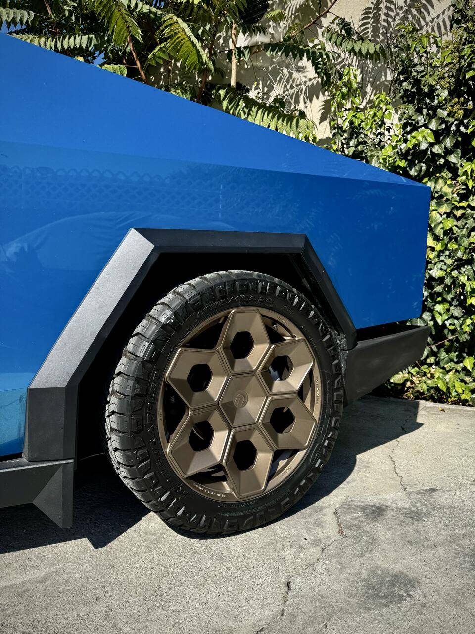 Tesla Cybertruck 🔵 Our BLUE Cybertruck GOES BRONZE! 😮 IMG_8782 Large