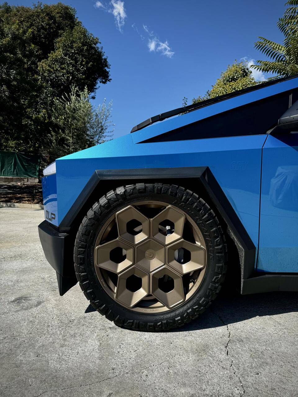 Tesla Cybertruck 🔵 Our BLUE Cybertruck GOES BRONZE! 😮 IMG_8783 Large