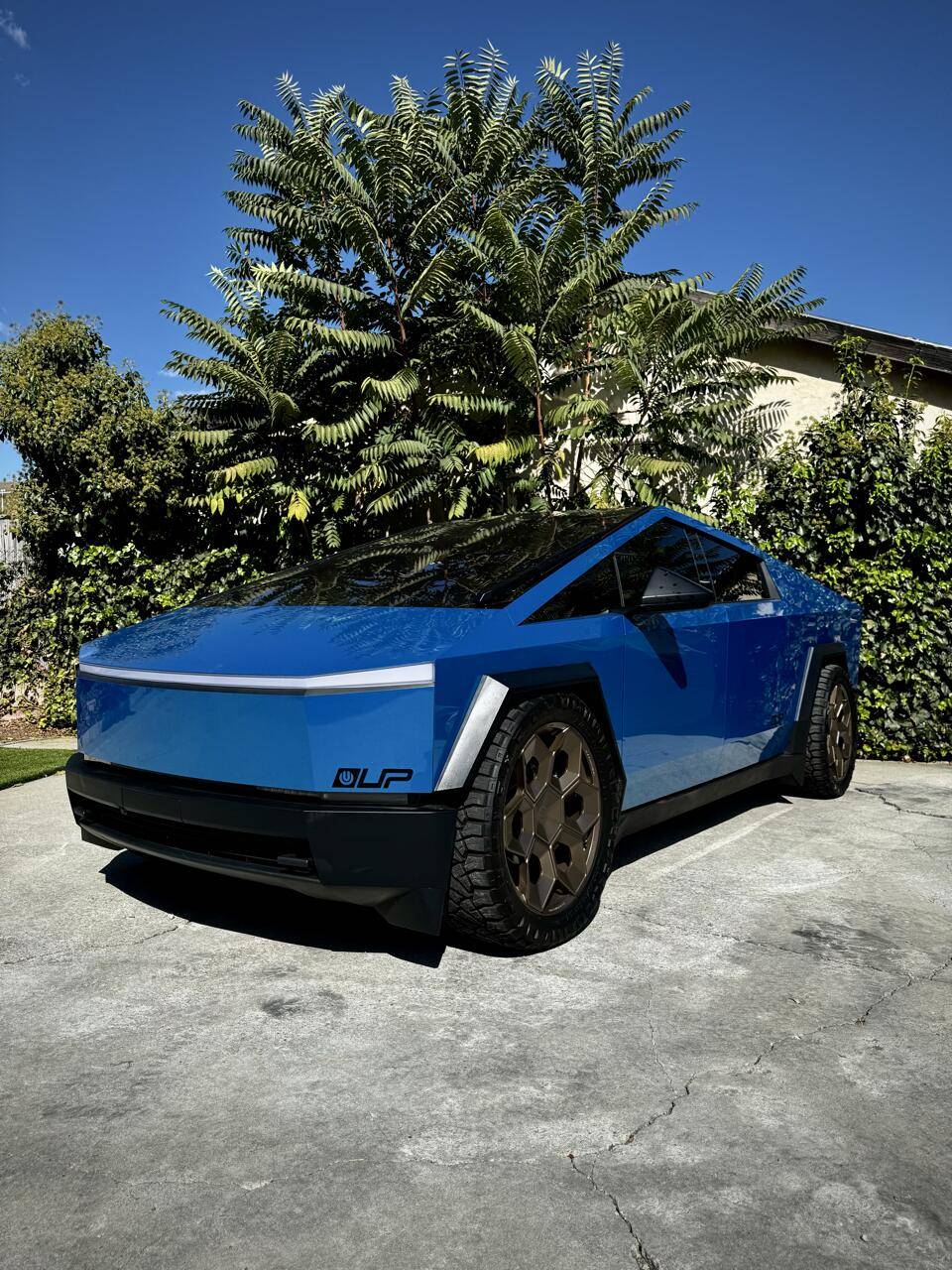 Tesla Cybertruck 🔵 Our BLUE Cybertruck GOES BRONZE! 😮 IMG_8784 Large