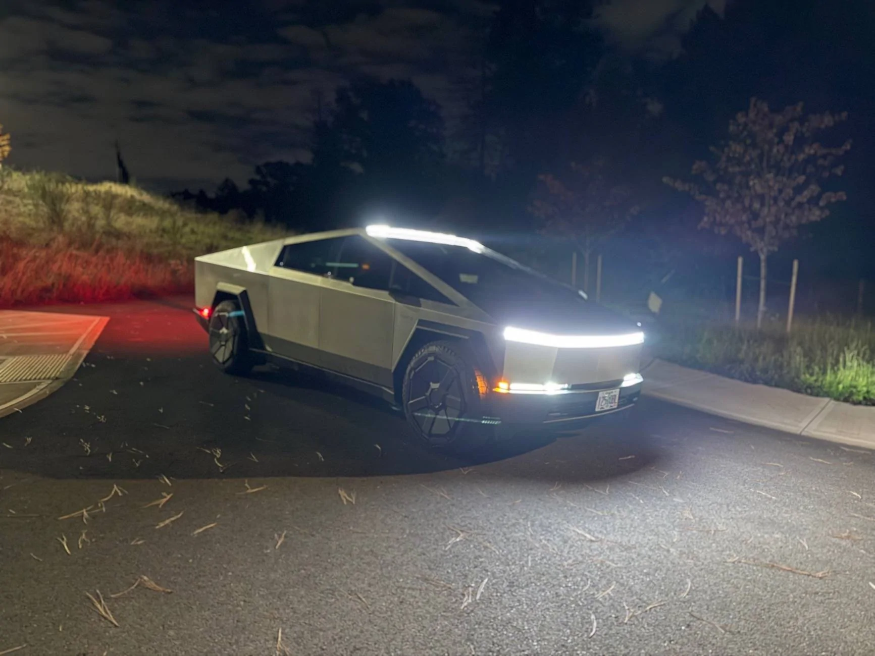 Tesla Cybertruck 💡LightBar installed💡[Updated with pics] IMG_0079