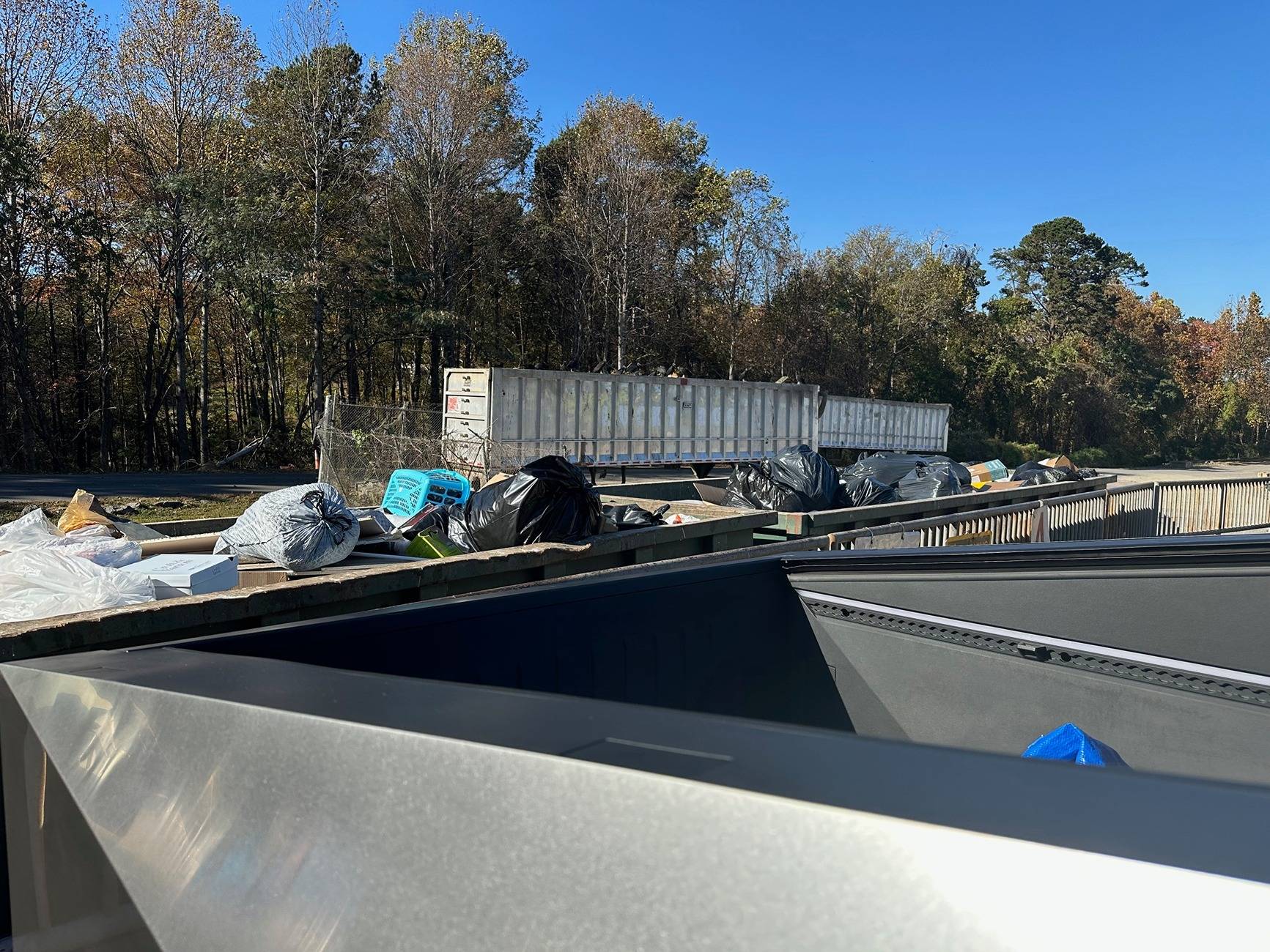 Tesla Cybertruck TESLA Cybertruck Owners' Garbage? 1730410203879-k2