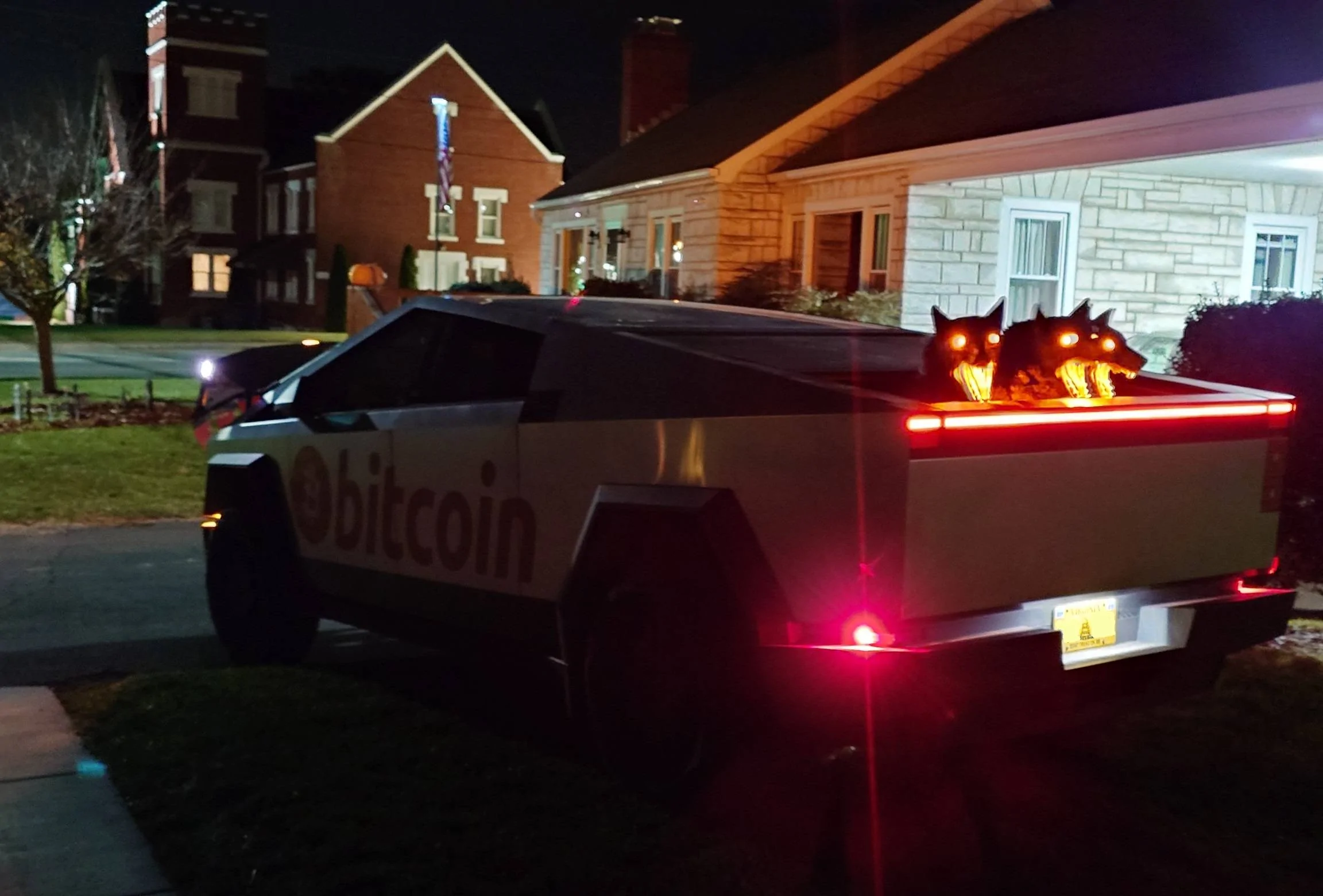 Tesla Cybertruck Trunk-or-Treating Cybertruck Style: Halloween Fun for All! GbRK2UKW0AA_oJD?format=jpg&name=4096x4096