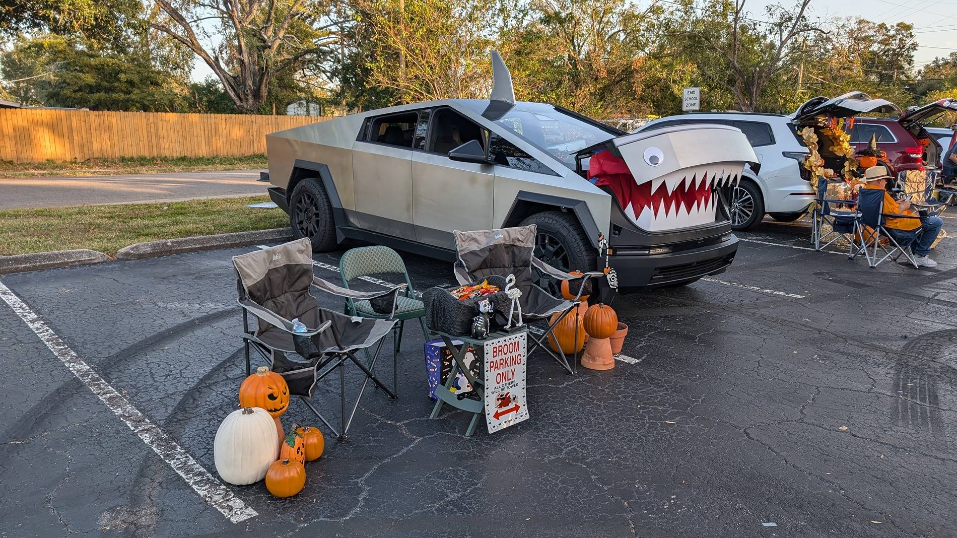 Tesla Cybertruck Share Your Halloween Moments! PXL_20241031_220812917