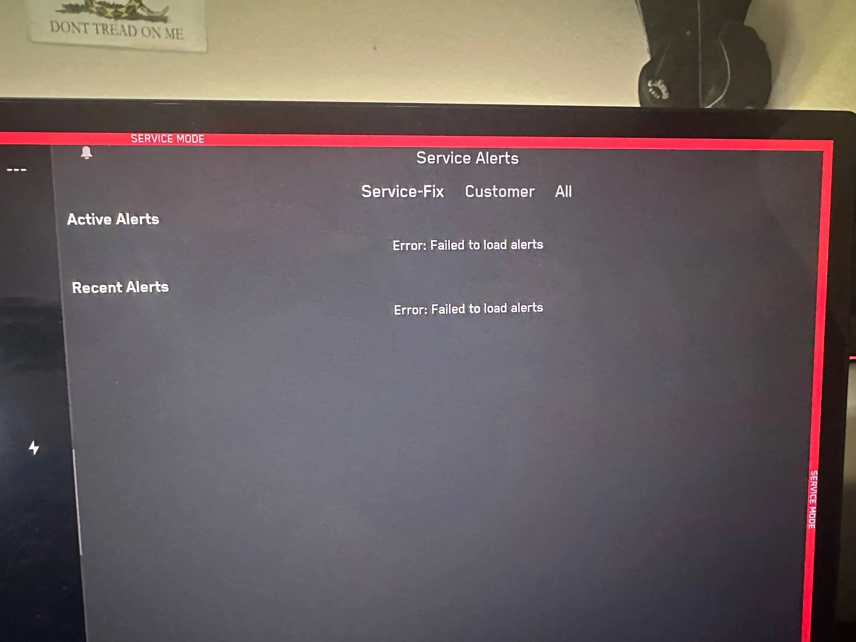 Tesla Cybertruck Screen glitching and unresponsive - what to do IMG_3060