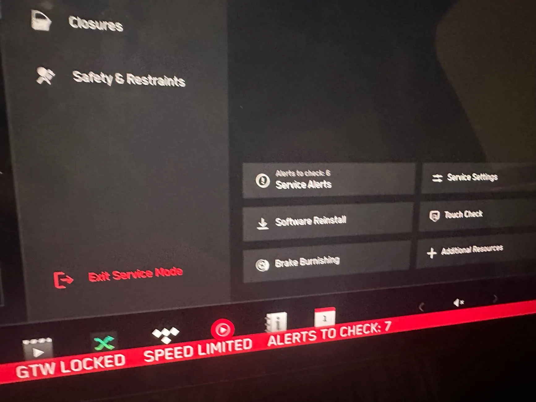 Tesla Cybertruck Screen glitching and unresponsive - what to do IMG_3061
