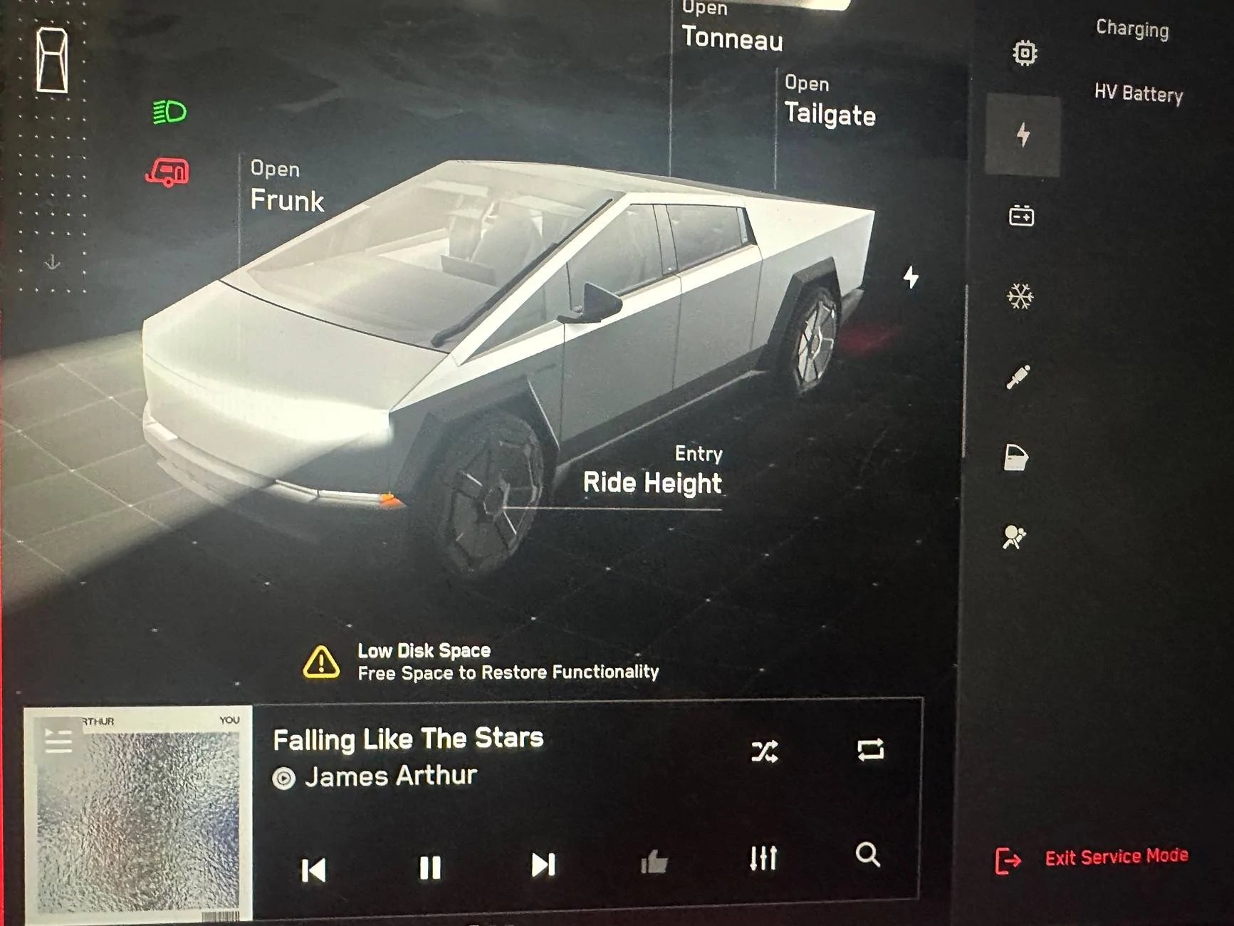 Tesla Cybertruck Screen glitching and unresponsive - what to do IMG_3062
