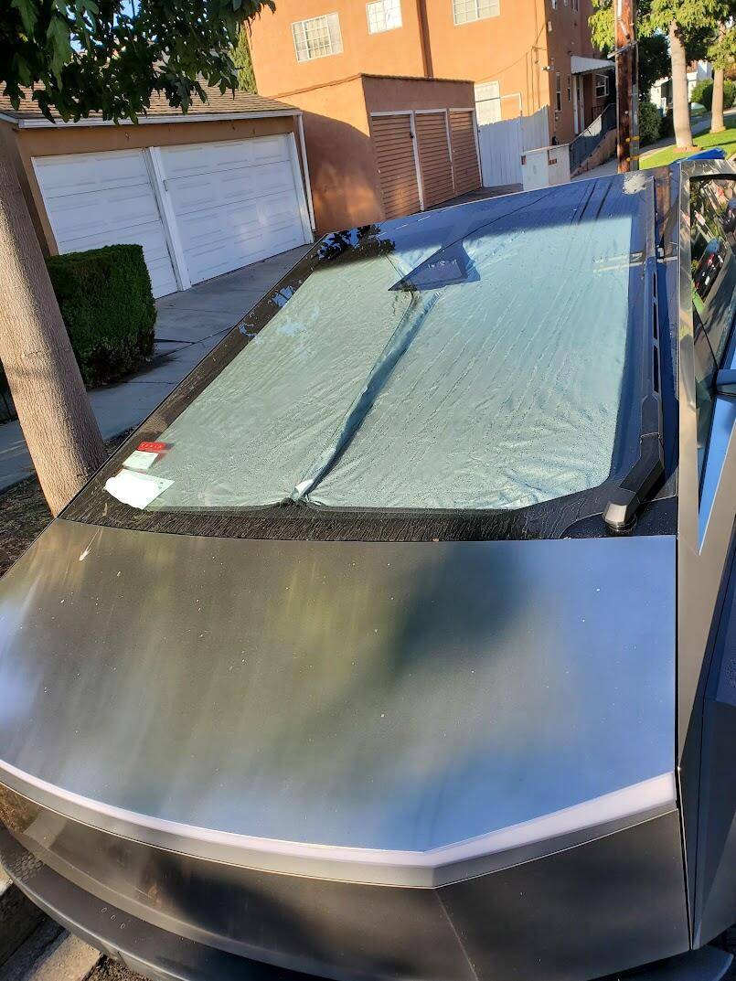 Tesla Cybertruck Windshield Sun Shade for Cybertruck? 1730478831688-vl