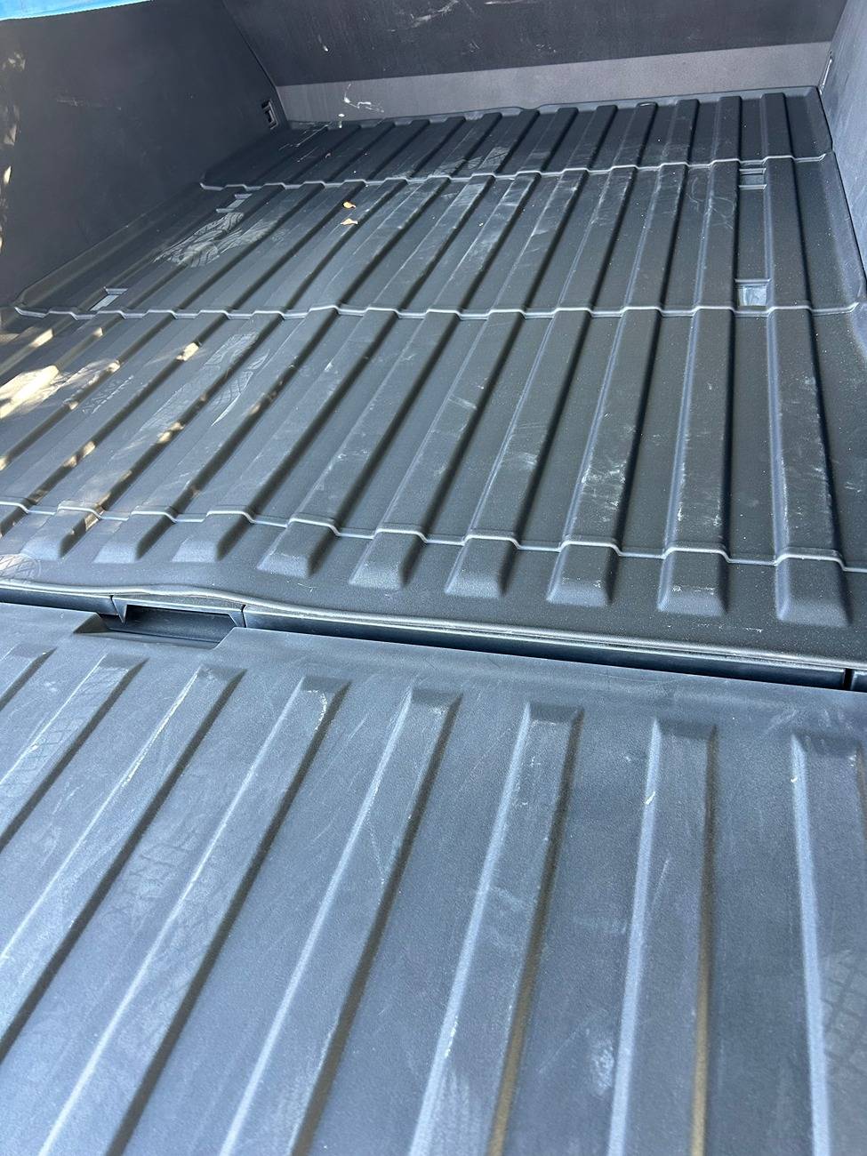 Tesla Cybertruck Cargo Bed IMG_3450