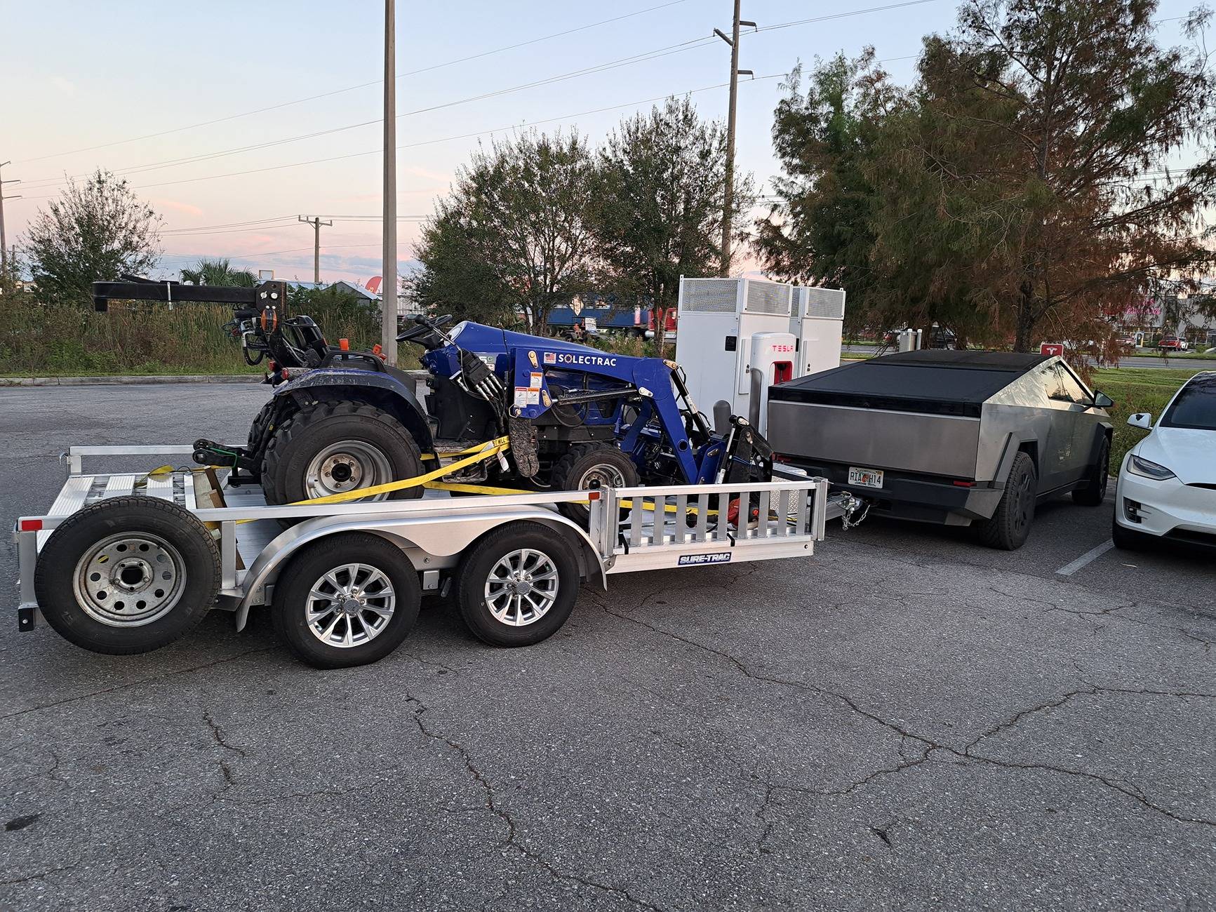 Tesla Cybertruck How concerned should I be about towing ? 20241025_184813_ChargingArcadia