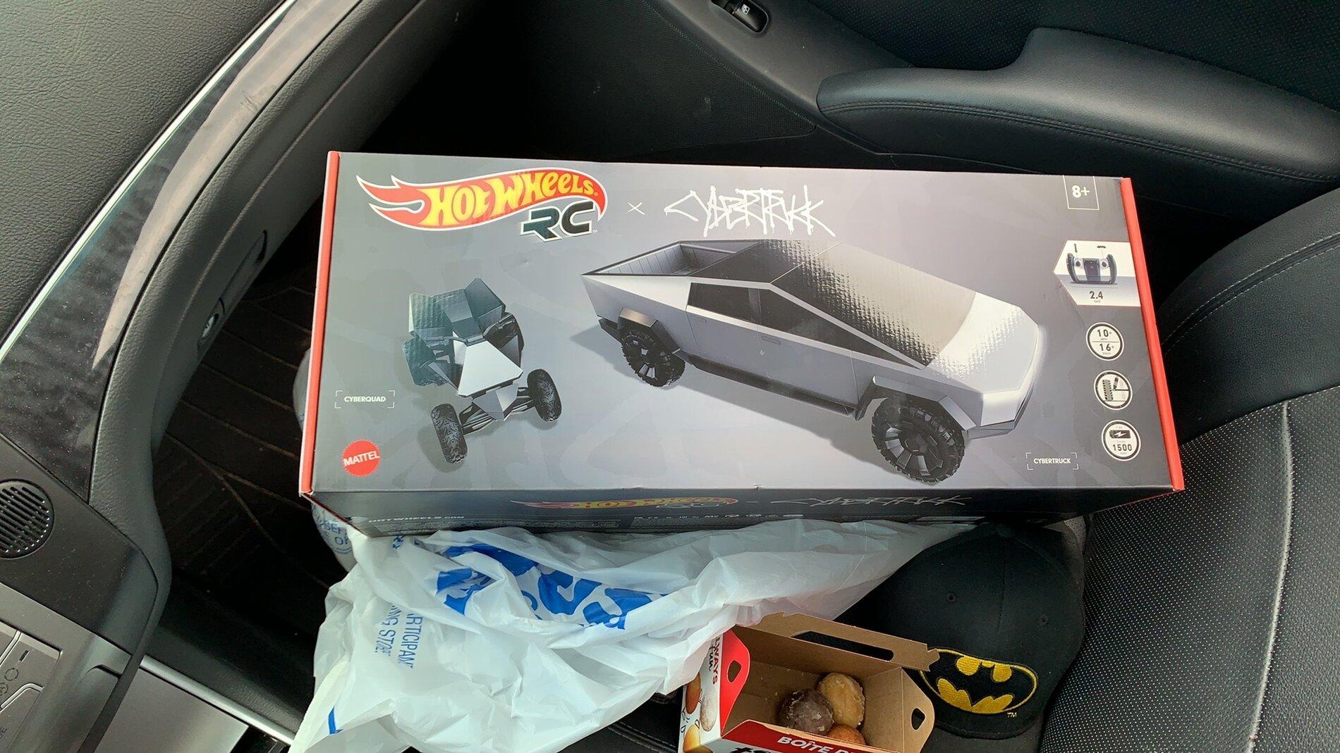 Tesla Cybertruck MATTEL 1:10 RC Cybertruck Coming Back + New Cyberquad on May 21! IMG_2304 2.JPG