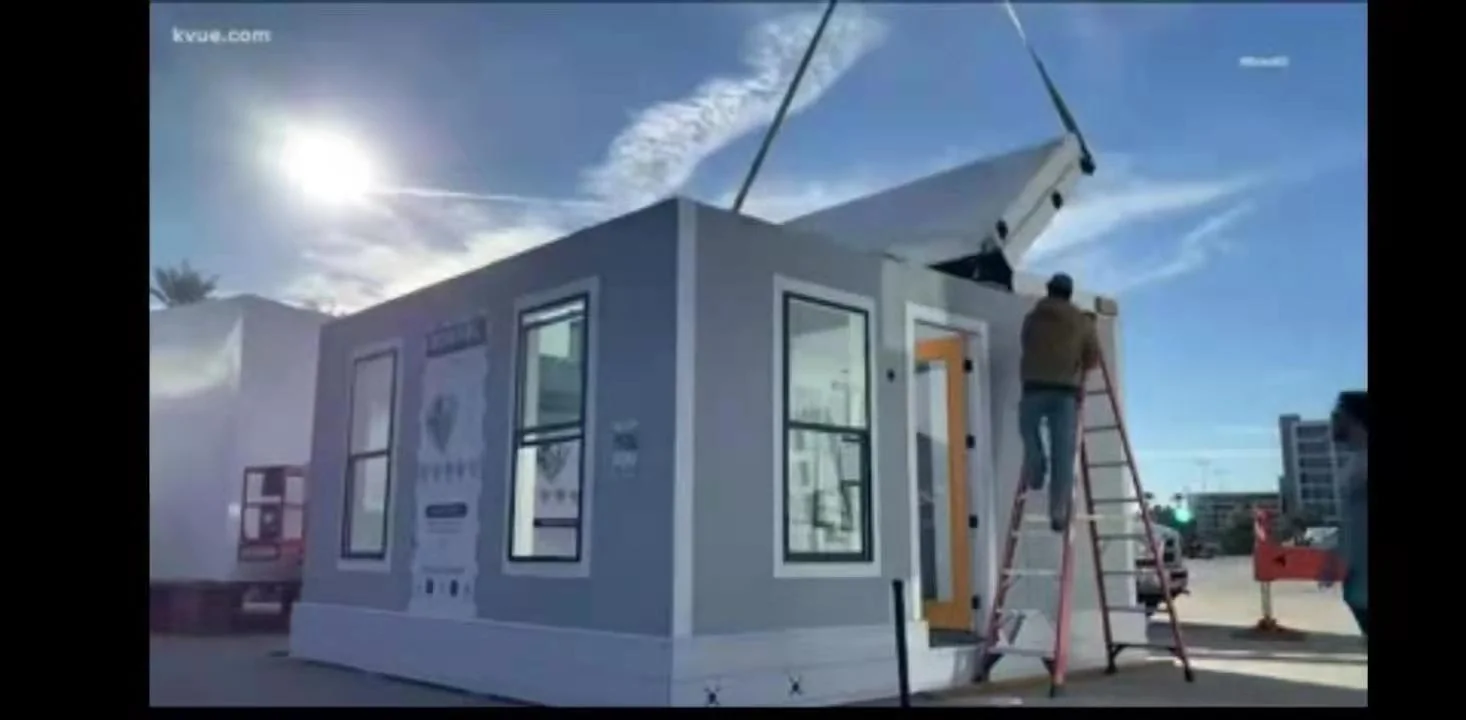 Tesla Cybertruck Elon_Musk also hopes everyone will come to China.Autonomous driving could make it easier for people to travel to China（trip with glamping） CT-22