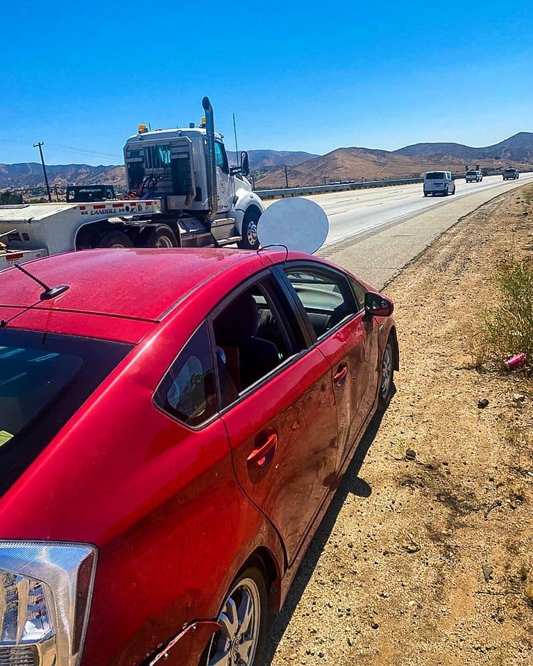 Tesla Cybertruck Toyota Prius Driver Pulled Over for Starlink Dish on the Hood, Surprised X8DQtIW&tn=jZrlvvSmbjFq6fsi&_nc_ht=scontent-dfw5-1