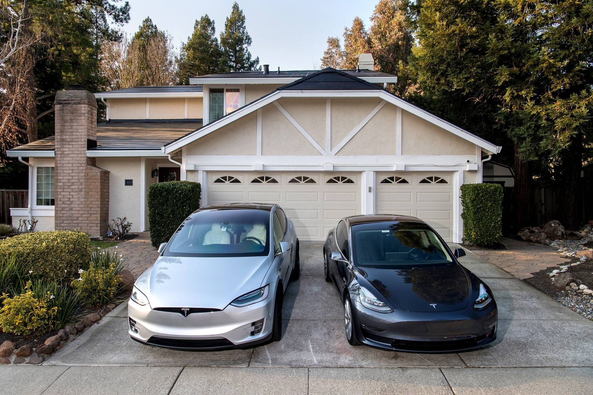 Tesla Cybertruck Why Not Use Self-Driving Cars as Supercomputers? ness-Autonomous-Vehicles-Supercomputers-1201885684