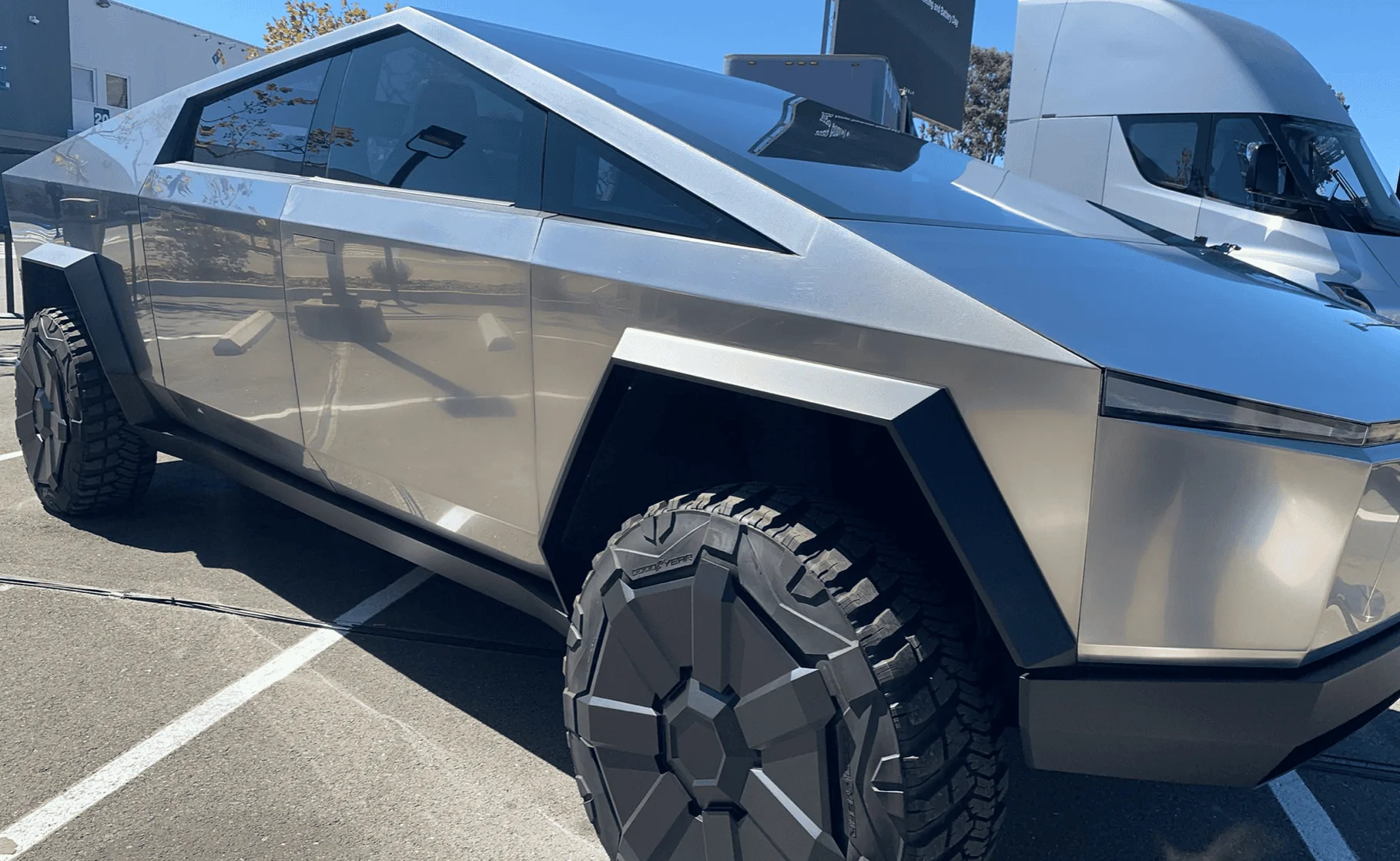 Tesla Cybertruck Cybertruck Frunk Screen Shot 2021-07-31 at 8.37.35 AM