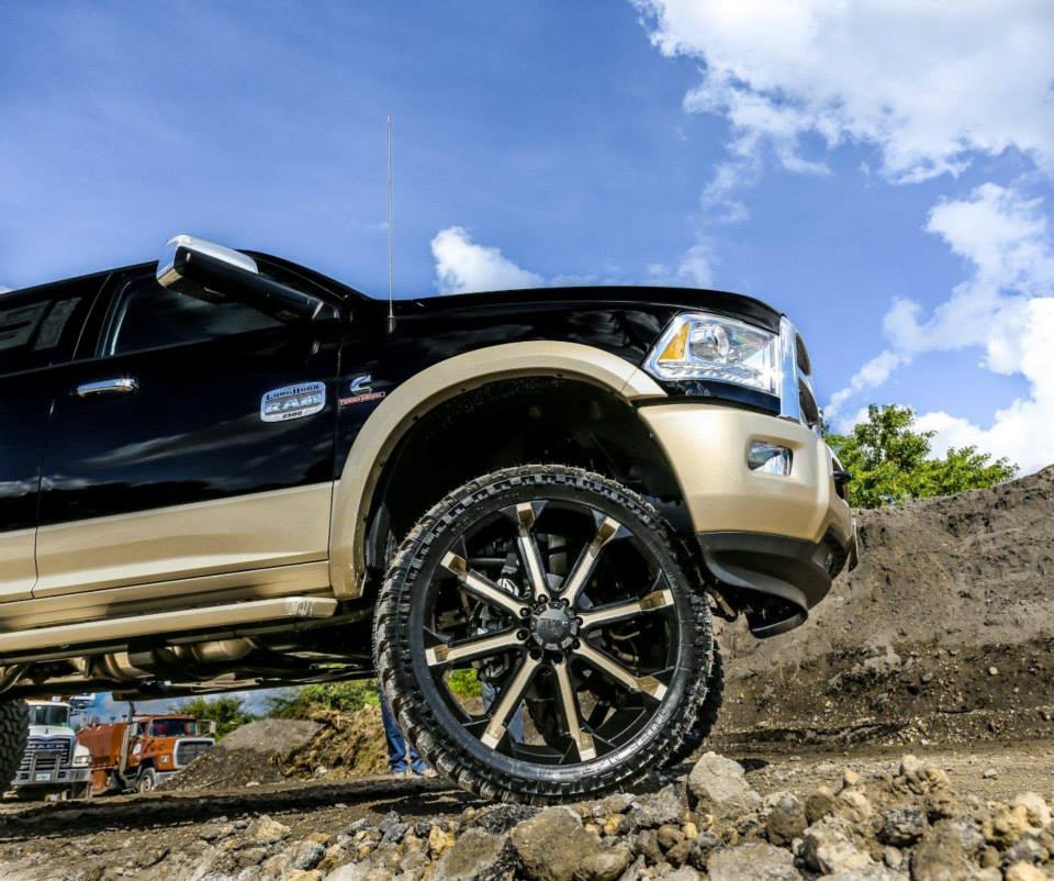 Tesla Cybertruck Replacement tire price will be a shock iu-1
