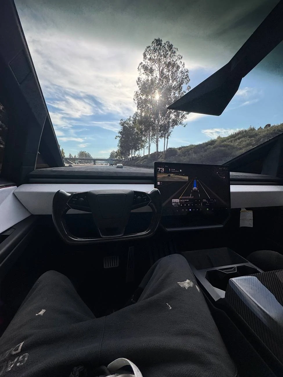 Tesla Cybertruck First in the world 100% carbon fiber Yoke steering wheel IMG_2077