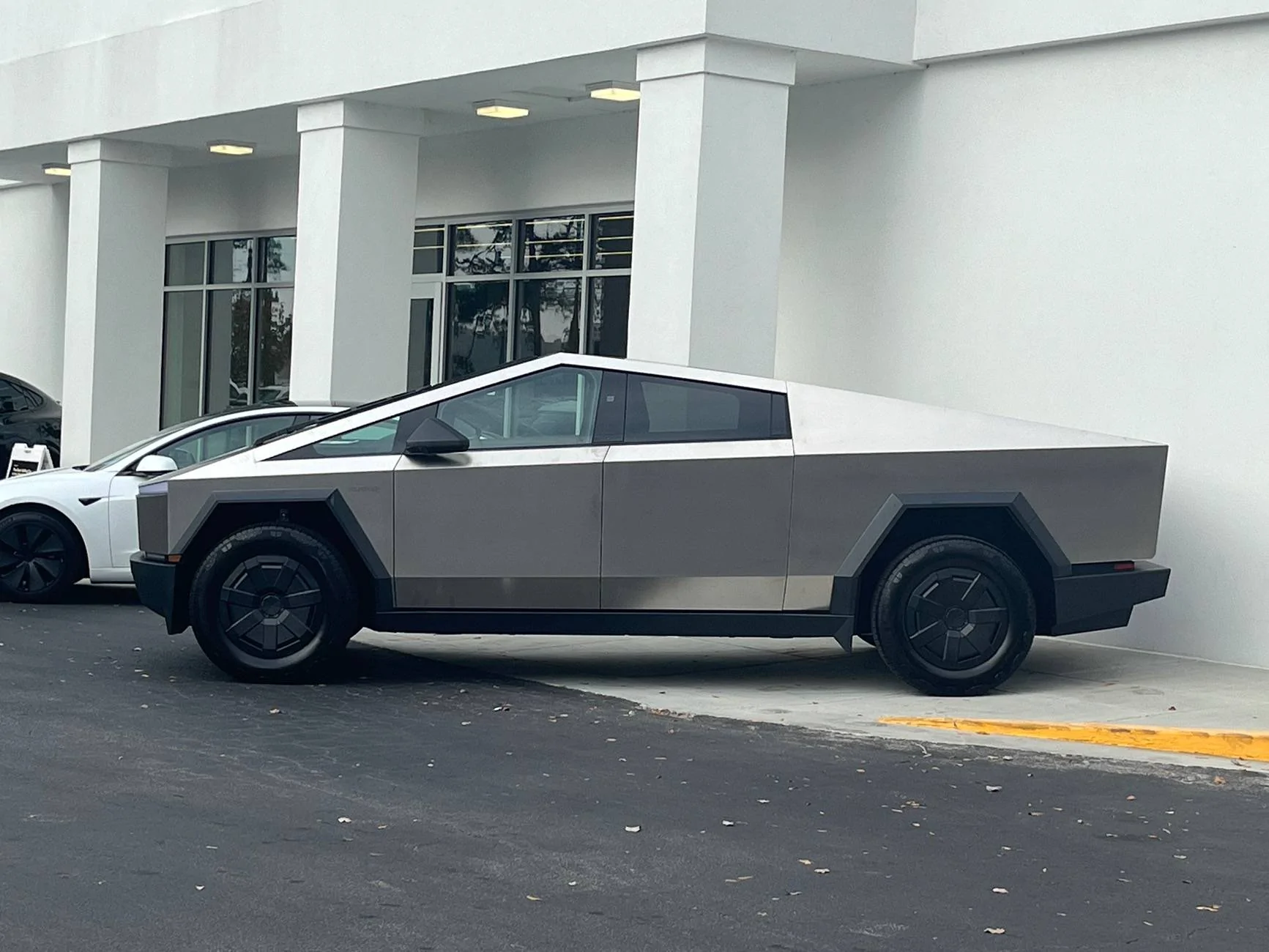 Tesla Cybertruck 56 Cybertrucks at Fayetteville GA Dealership… IMG_4243