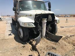 Tesla Cybertruck [Mexico crash] Cybertruck safety proven in incredible crash results; no serious injuries! 😱 boll
