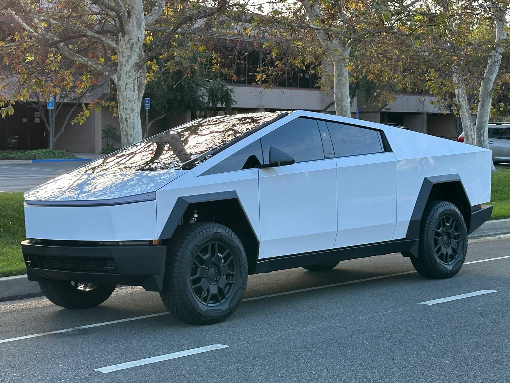 Tesla Cybertruck WHITE Vinyl Wrap & PPF Cybertruck -- Photos & Videos IMG_9461