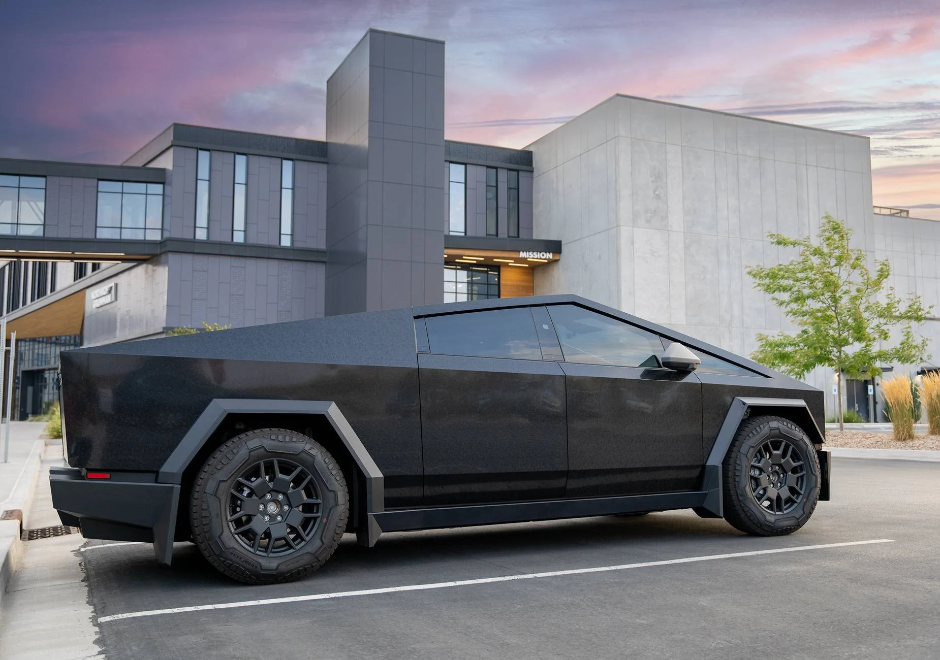 Tesla Cybertruck Daily random Cybertruck photos thread - Post Yours! 📸 🤳 1730741968380-vz